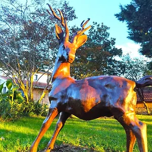 https://le-logis-de-la-ferme-aux-cerfs.midi-pyreneeshotels.com